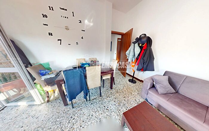 Appartamento trilocale in vendita in Via per Venegono, Vedano Olona