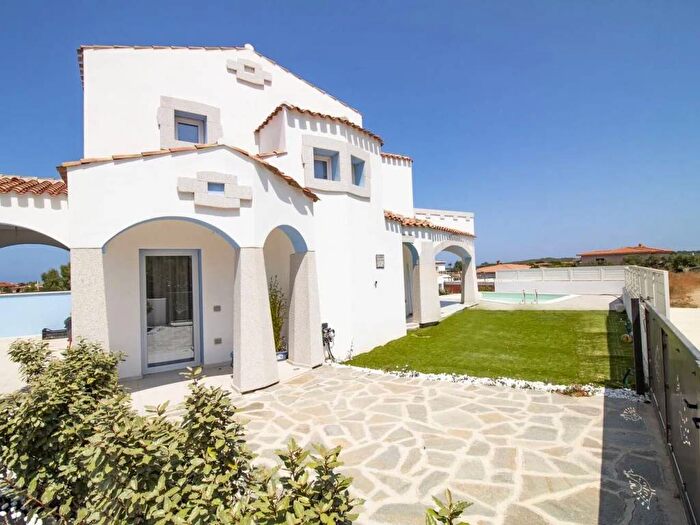 Casa trilocale in affitto in Via Lazio, Centro, Budoni