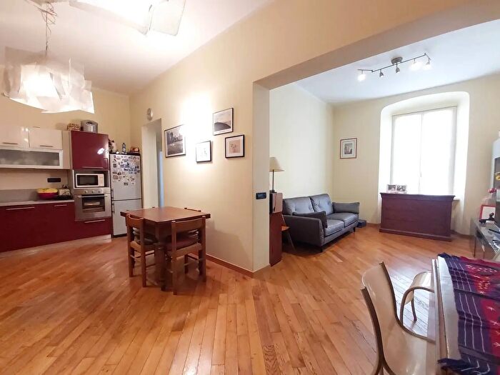 Appartamento trilocale in vendita in Via Nino Bixio, Genova