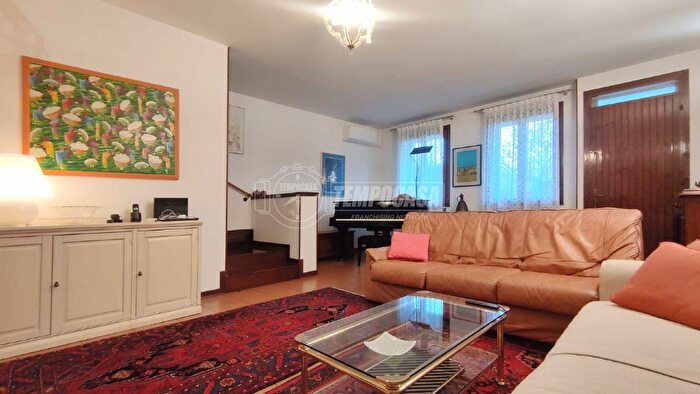 Casa con 5 locali in vendita in Via Andrea Cesalpino, Padova