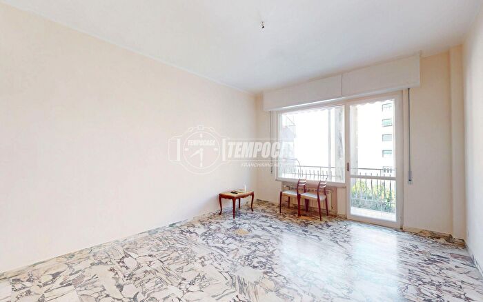 Appartamento trilocale in vendita in Rapallo