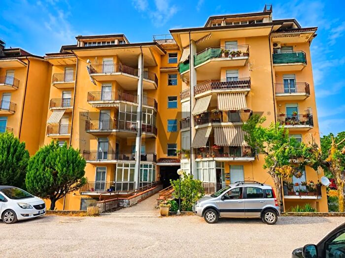 Appartamento con 5 locali in vendita in Pietramelara