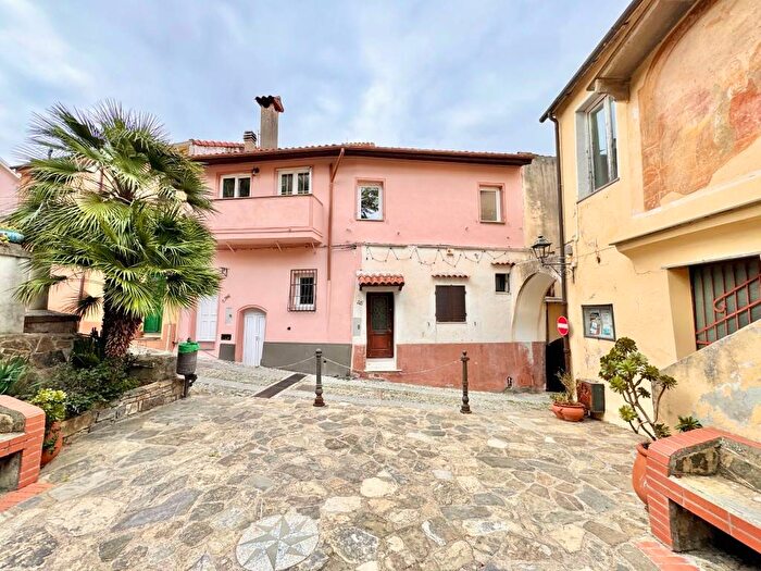 Appartamento quadrilocale in affitto in Via Spirito Santo, Castellaro