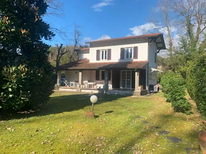 Casa con 5 locali in vendita in Via dei Fortini, Massa