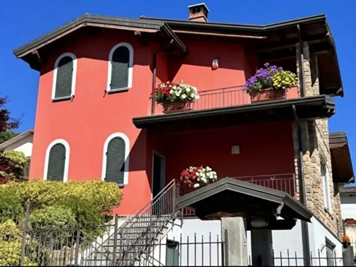 Casa con 5 locali in vendita in Via Gabriele d'Annunzio, Godiasco Salice Terme