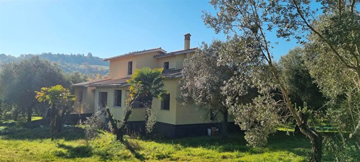 Casa con 7 locali in vendita in Via Pantani, Montopoli Di Sabina
