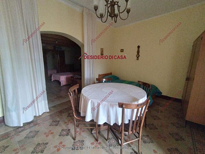 Casa con 5 locali in vendita in Gangi