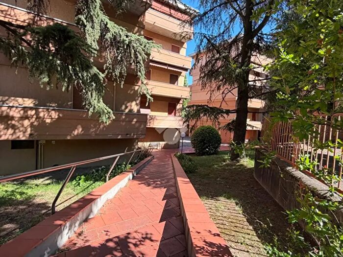 Appartamento trilocale in vendita in Via Silvio Pellico, Parma