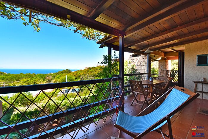 Casa trilocale in vendita in Via LI Streghi Snc, Trinità dAgultu e Vignola