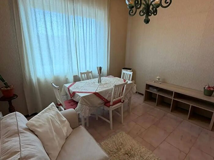 Appartamento con 5 locali in vendita in Via Palermo, Catania