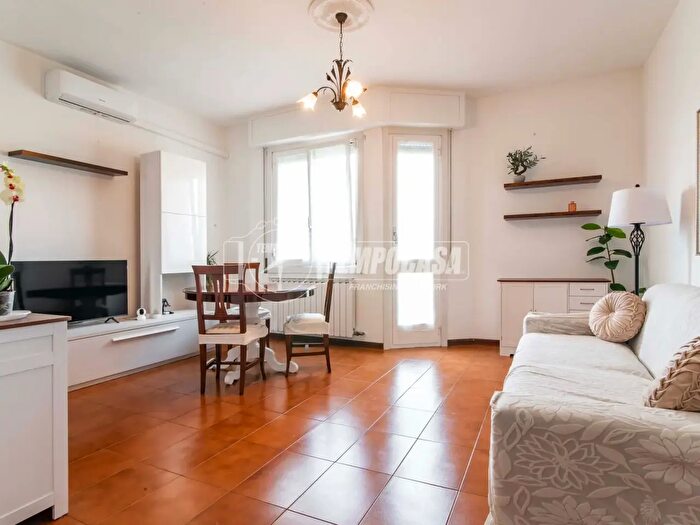 Appartamento trilocale in vendita in Via Luigi Sampietro, Saronno