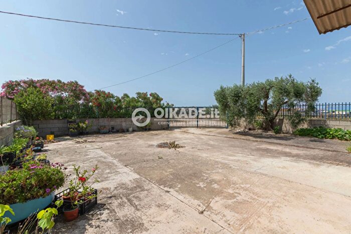 Casa con 10 locali in vendita in Monserrato