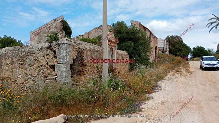 Casa con 8 locali in vendita in Ss Settentrionale Sicula Alcamo Tp, Alcamo