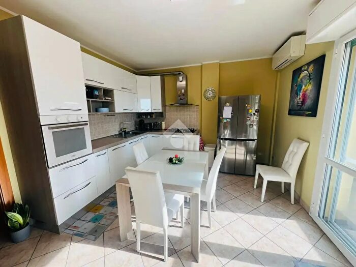 Appartamento trilocale in vendita in Via Guglielmo Oberdan, Caravaggio