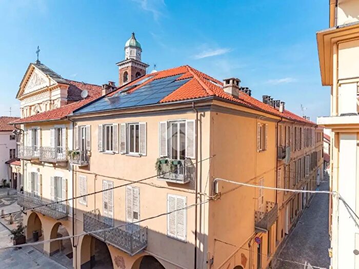 Appartamento quadrilocale in vendita in Via Vittorio Emanuele, Cirie'