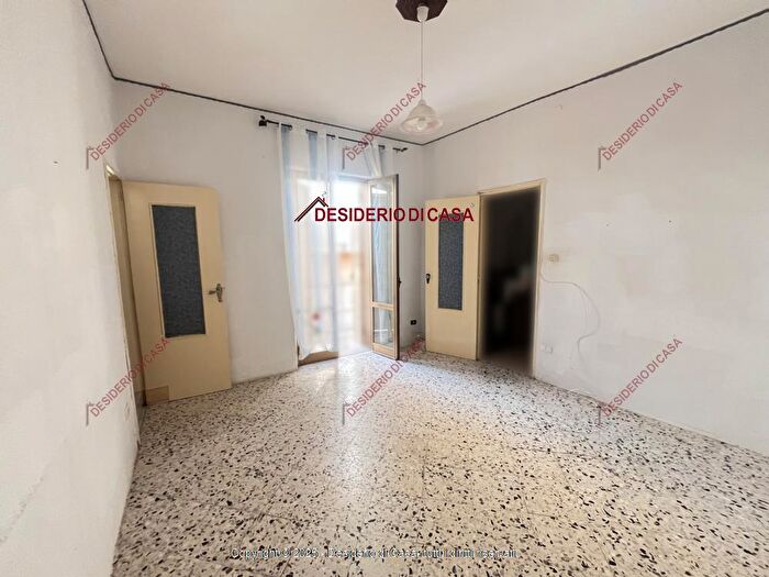 Casa con 5 locali in vendita in Campofelice Di Roccella