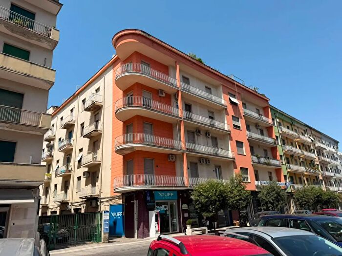 Appartamento trilocale in vendita in Via Gregorio Caloprese, Cosenza