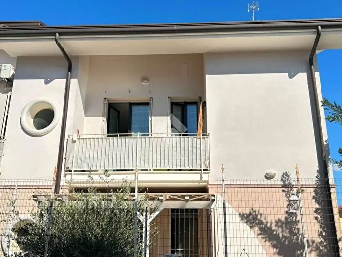 Appartamento con 5 locali in vendita in Via Antonio Vivaldi, Conselice