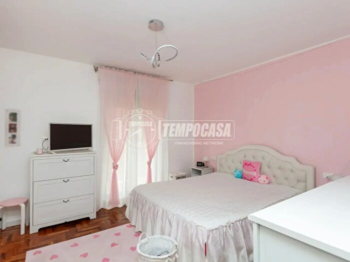 Appartamento con 5 locali in vendita in Viale Cappuccini, Chieri
