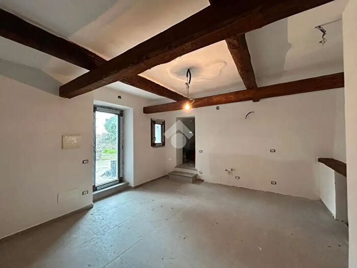 Appartamento quadrilocale in vendita in Str Canale, Viterbo