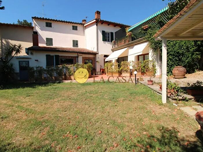 Casa con 15 locali in vendita in Impruneta