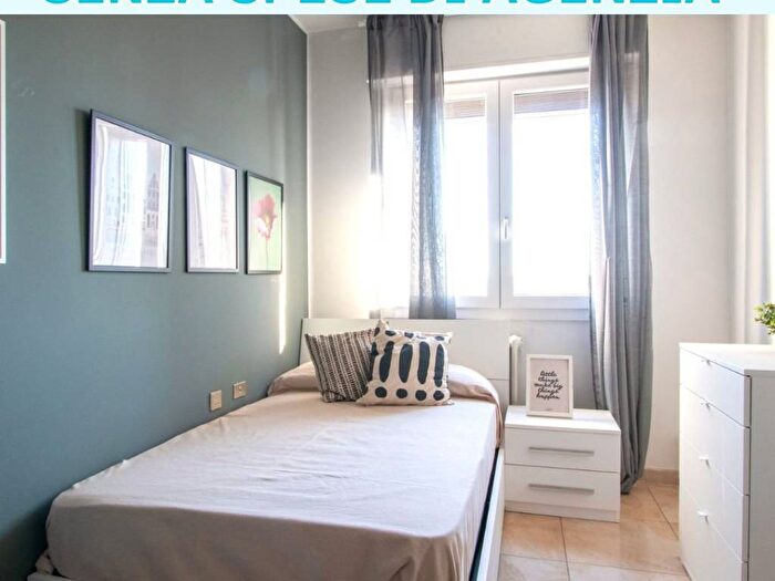 Appartamento con 5 locali in affitto in Via Michele De Angelis, Ca' Granda, Milano
