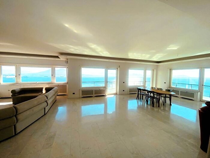 Casa con 5 locali in affitto in Posillipo, Napoli