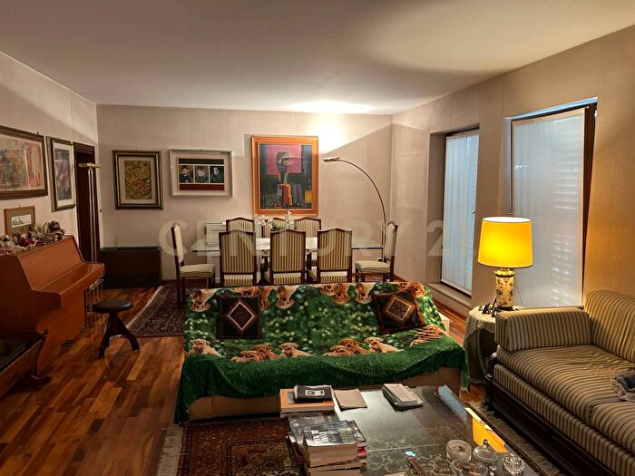 Appartamento con 6 locali in vendita in Piazzetta Ottolini, Verona