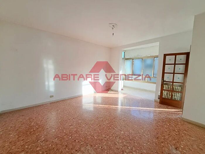Appartamento quadrilocale in vendita in Via del Zatta, Venezia