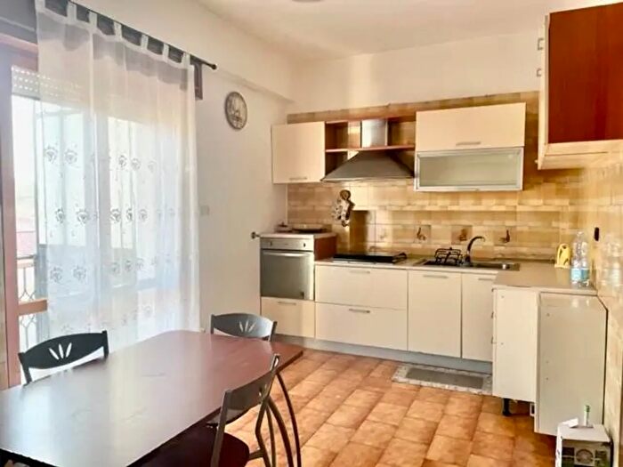 Appartamento con 6 locali in affitto in Catanzaro