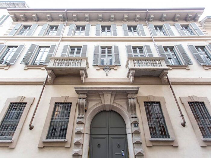 Appartamento con 6 locali in affitto in Via Lanzone, SantAmbrogio, Milano