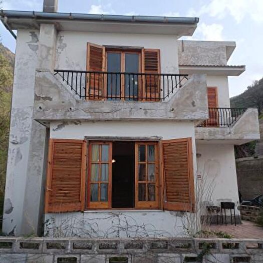 Casa con 6 locali in vendita in Contrada Calavà, Gioiosa Marea