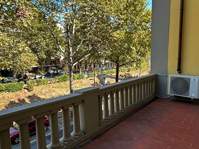 Appartamento con 6 locali in affitto in Viale Giovanni Milton, Libertà Savonarola, Firenze