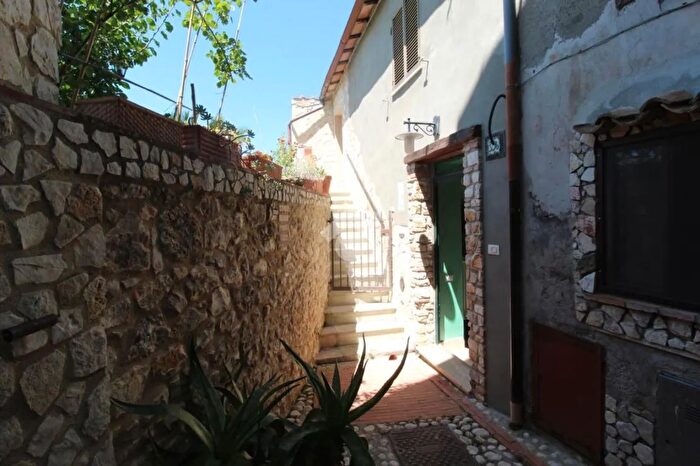 Appartamento monolocale in vendita in Via Regina Margherita, Casaprota