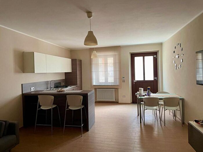 Appartamento trilocale in affitto in Via Mazzola, Grana Monferrato
