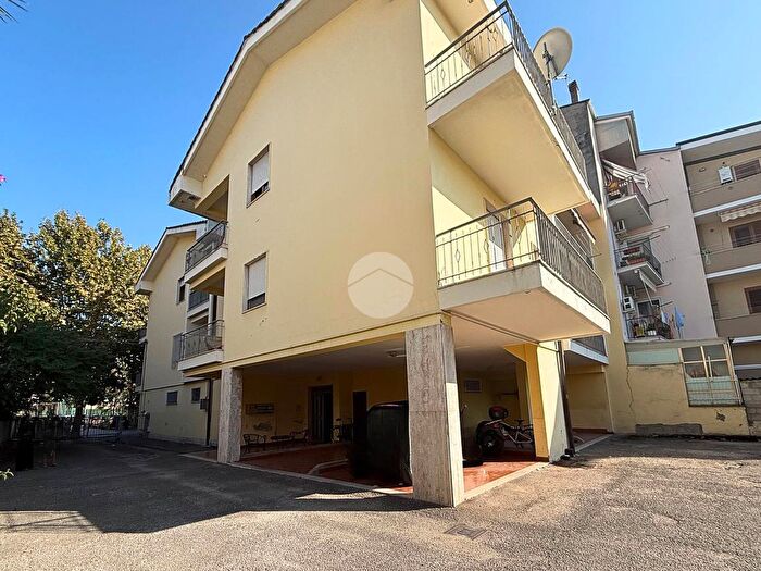 Appartamento trilocale in vendita in Via Pescara, Chieti