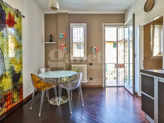 Appartamento trilocale in vendita in Via Riva Reno, Bologna