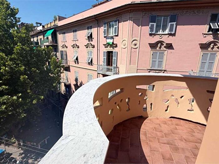 Appartamento con 6 locali in affitto in Via Giovanni Rasori, Rivarolo, Genova