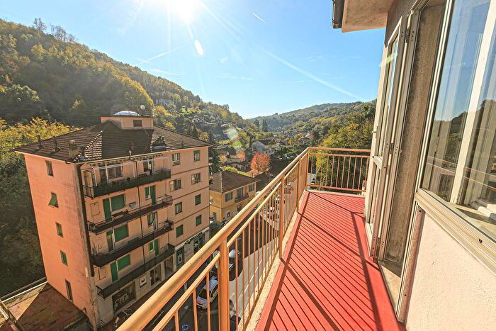 Appartamento con 6 locali in vendita in Via Piave, Mignanego