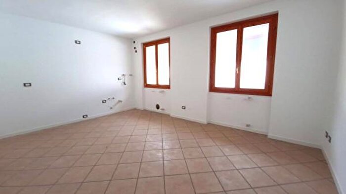 Appartamento trilocale in affitto in Via Pezze, Adrara San Rocco