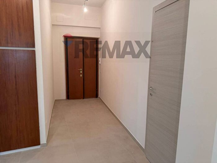 Appartamento trilocale in affitto in Via Matera, Villa Fiorelli, Roma