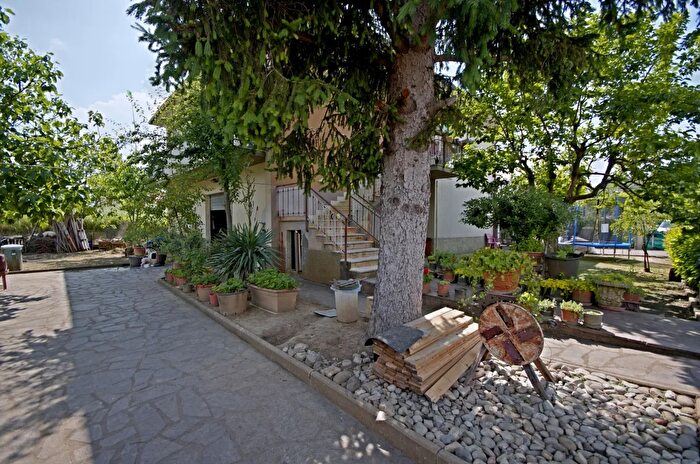 Casa con 10 locali in vendita in Via del Cesto, Figline e Incisa Valdarno