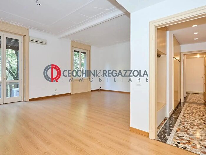 Appartamento quadrilocale in affitto in Via Leone Pancaldo, Milano