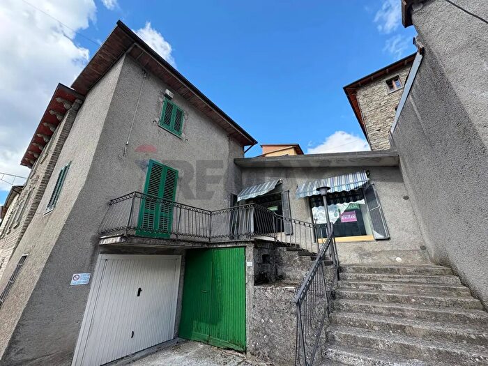 Appartamento con 5 locali in vendita in Via Nazionale Popiglio, San Marcello Piteglio