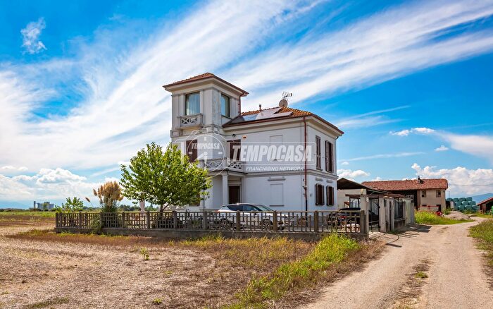 Casa con 5 locali in vendita in Strada Apparizione, Savigliano