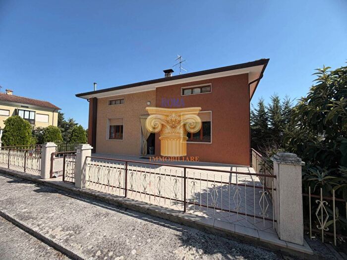 Casa con 6 locali in vendita in Via Crocefissetto, Centro, Corinaldo