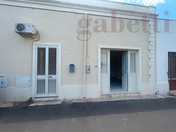 Casa con 5 locali in vendita in Via Mascagni, Nociglia