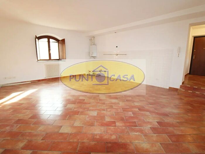 Appartamento trilocale in vendita in Via Emilio Azzi, San Colombano Al Lambro