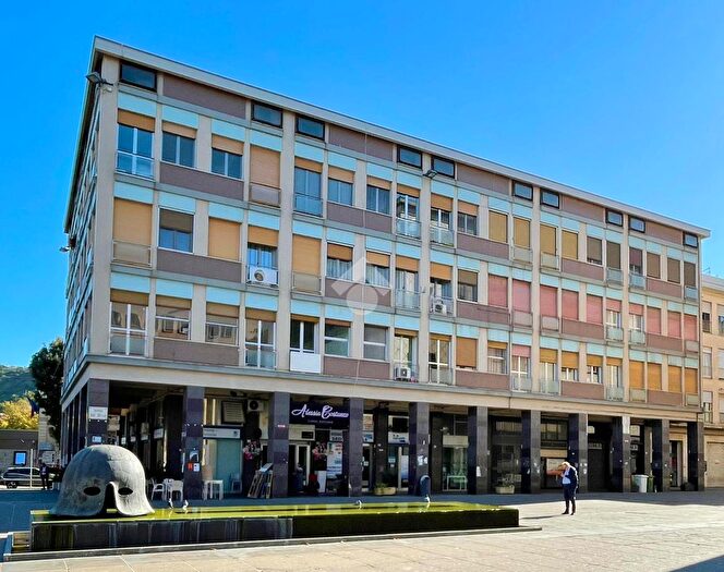 Appartamento con 5 locali in vendita in Piazza dei Bruzi, Cosenza