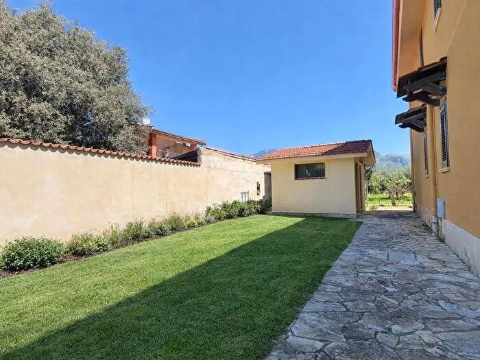 Casa con 7 locali in vendita in Via Vittime del Mare, Trappeto